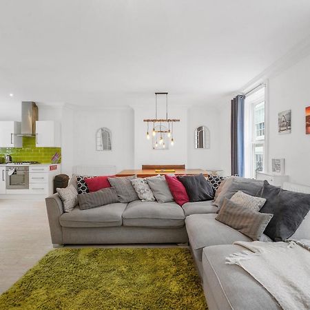 30 Percent Off! The Central Whitby Gem - 4 Bedrooms Extérieur photo