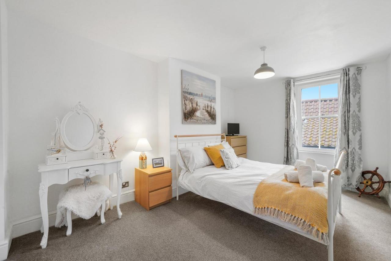 30 Percent Off! The Central Whitby Gem - 4 Bedrooms Extérieur photo