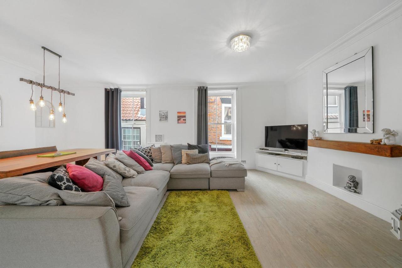 30 Percent Off! The Central Whitby Gem - 4 Bedrooms Extérieur photo