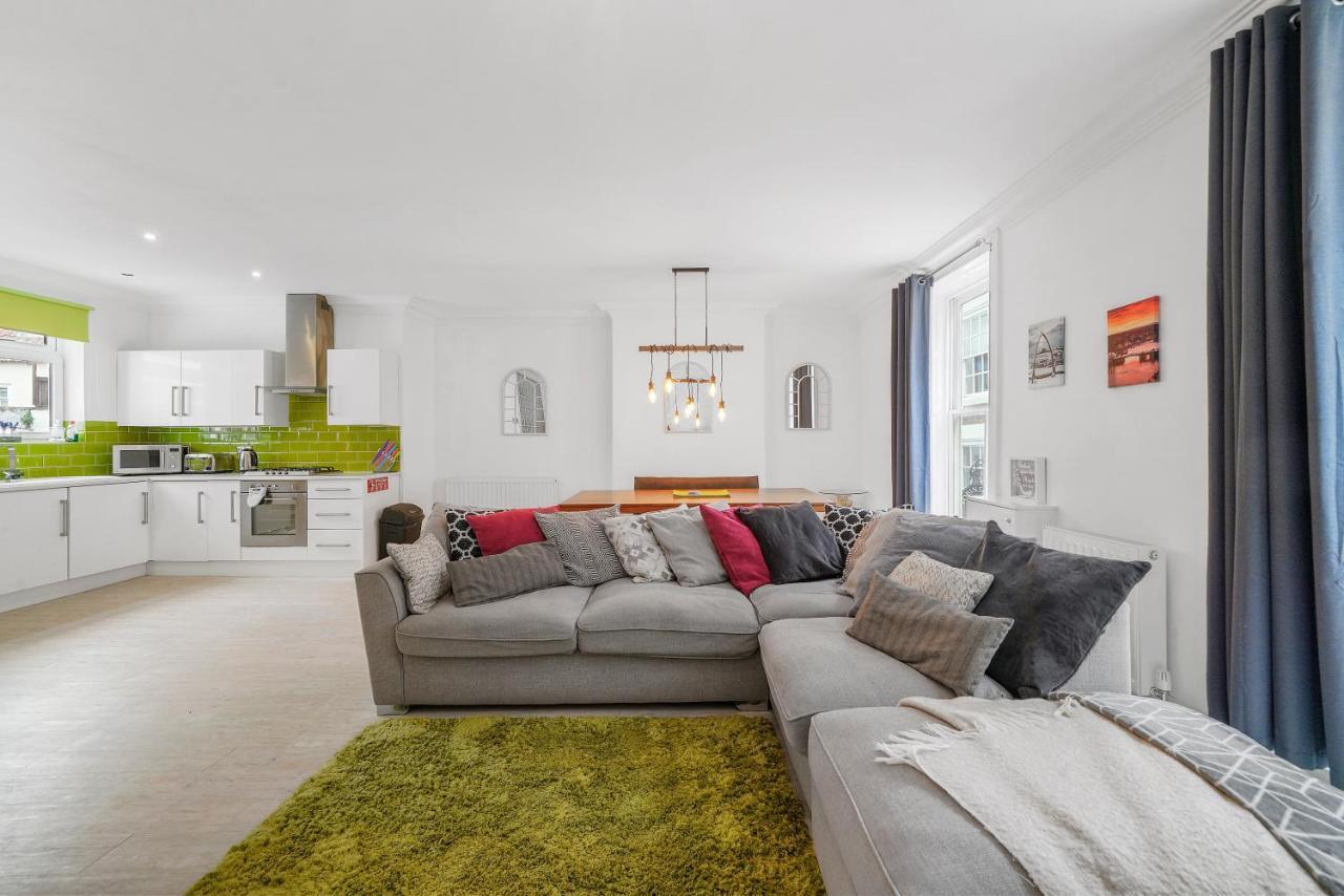 30 Percent Off! The Central Whitby Gem - 4 Bedrooms Extérieur photo