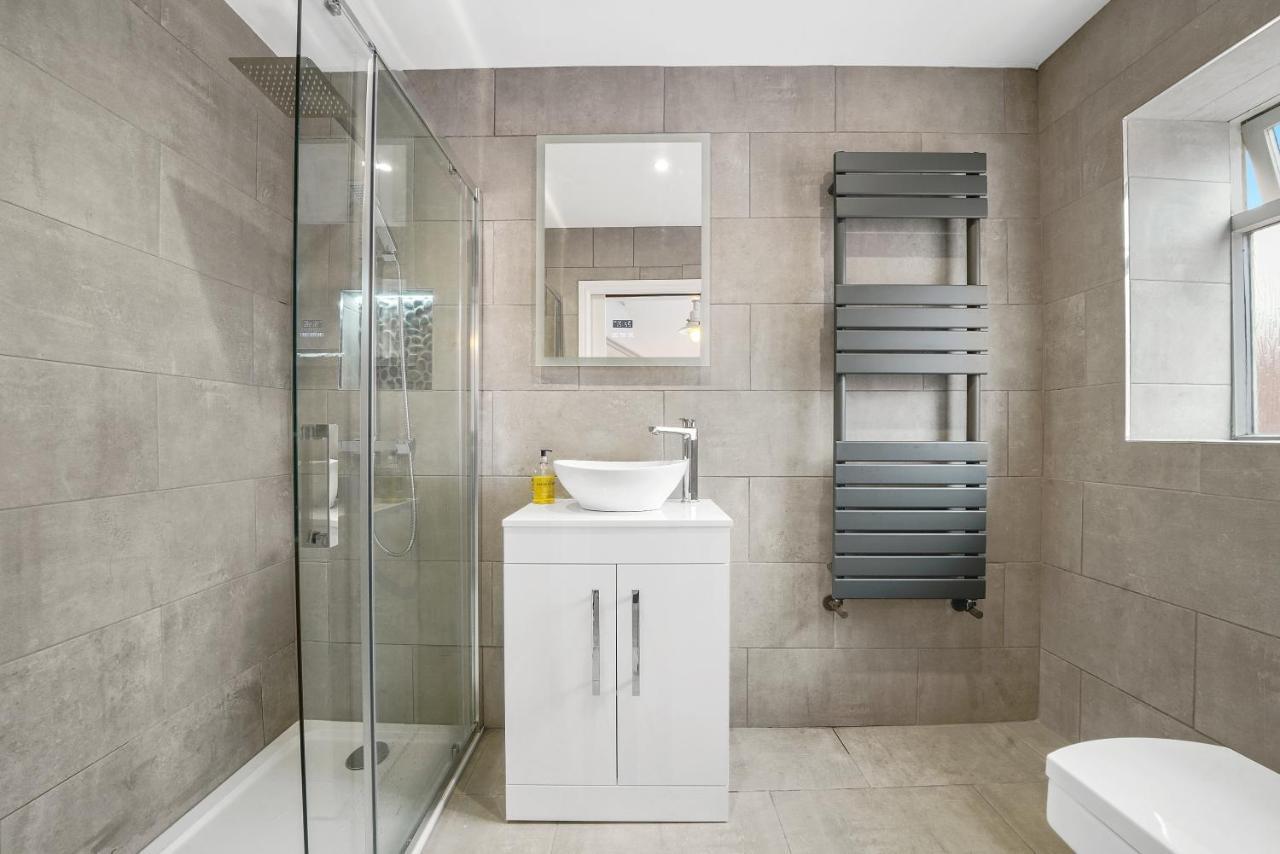 30 Percent Off! The Central Whitby Gem - 4 Bedrooms Extérieur photo